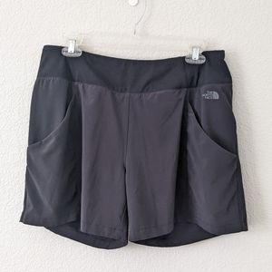 The North Face Medium Black Running shorts Drawstring Waist